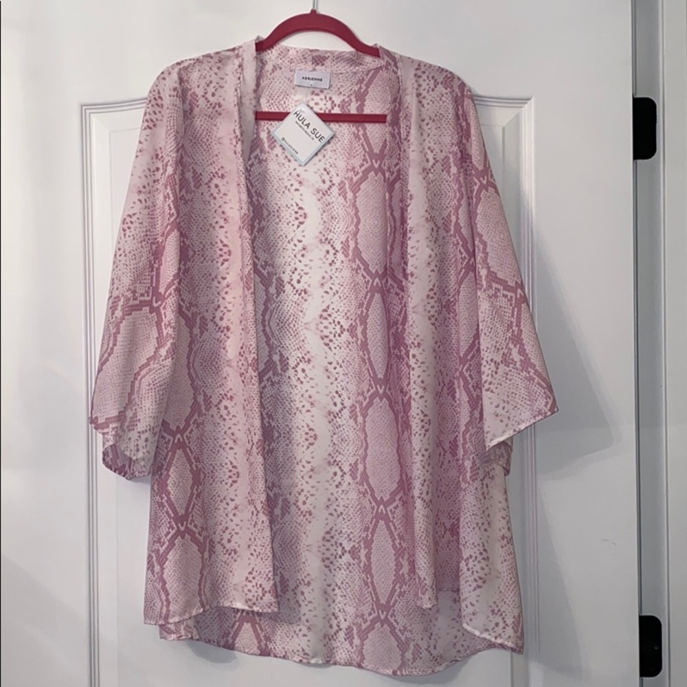 NWT Purple/pink snakeskin kimono